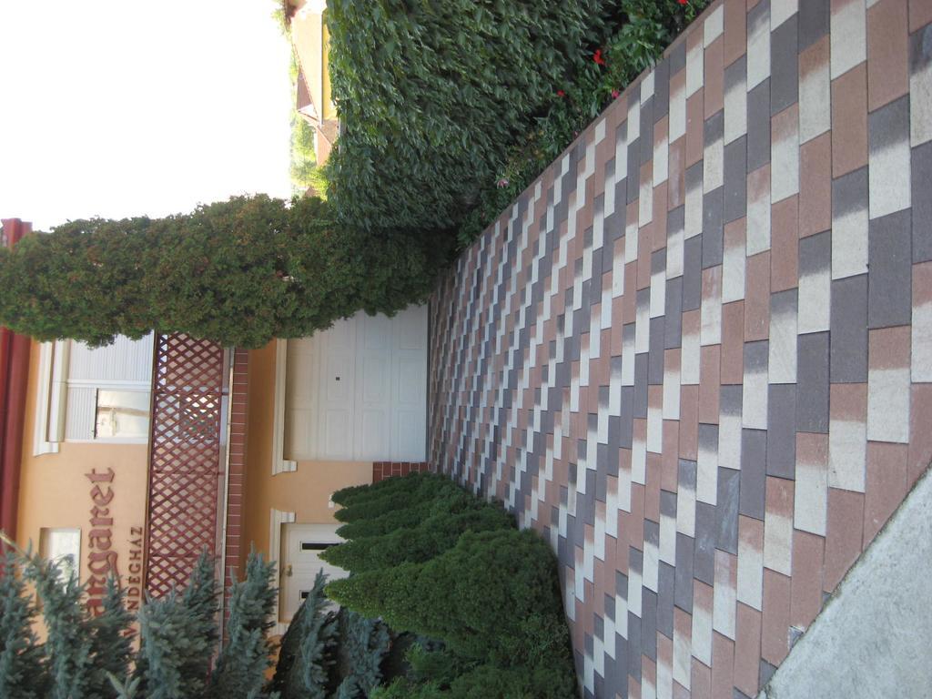 Margaret Apartman Egerszalok Bilik gambar