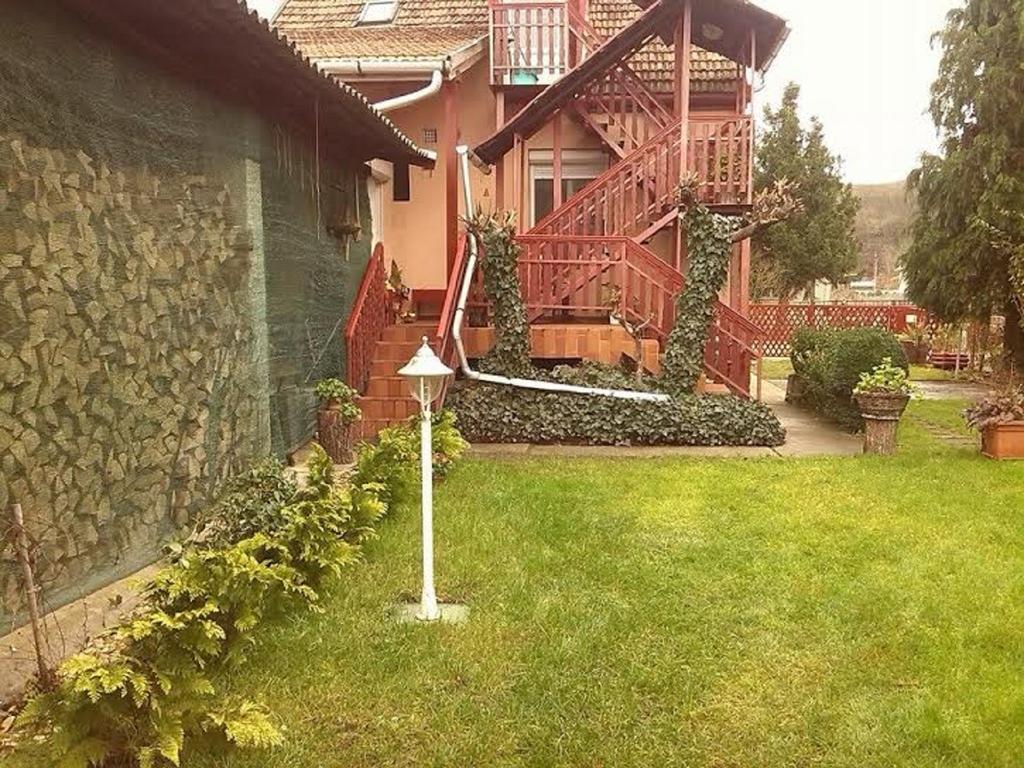 Margaret Apartman Egerszalok Bilik gambar