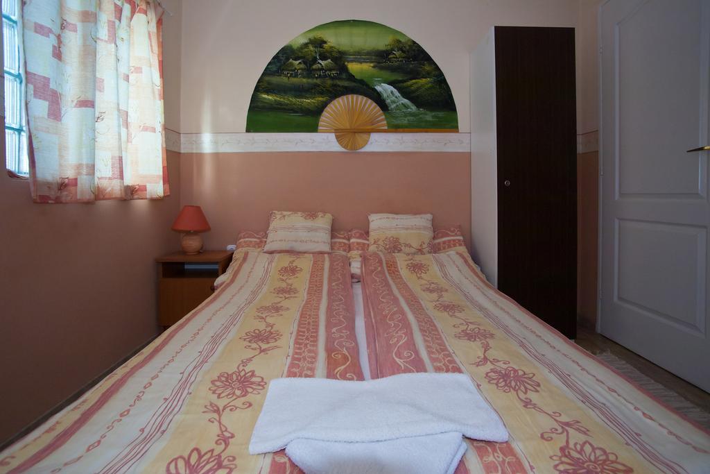 Margaret Apartman Egerszalok Bilik gambar